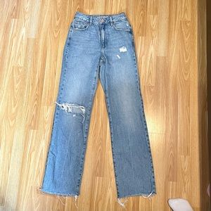 Straight jeans with rips size 00